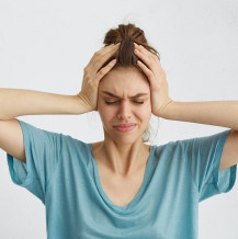 Soczewki kontaktowe a ból głowy – jaka jest przyczyna?
