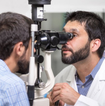 Badanie dna oka — podstawowe informacje, przygotowanie do badania i jego przebieg