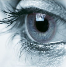 Co to jest czerniak oka? Objawy, przyczyny i leczenie